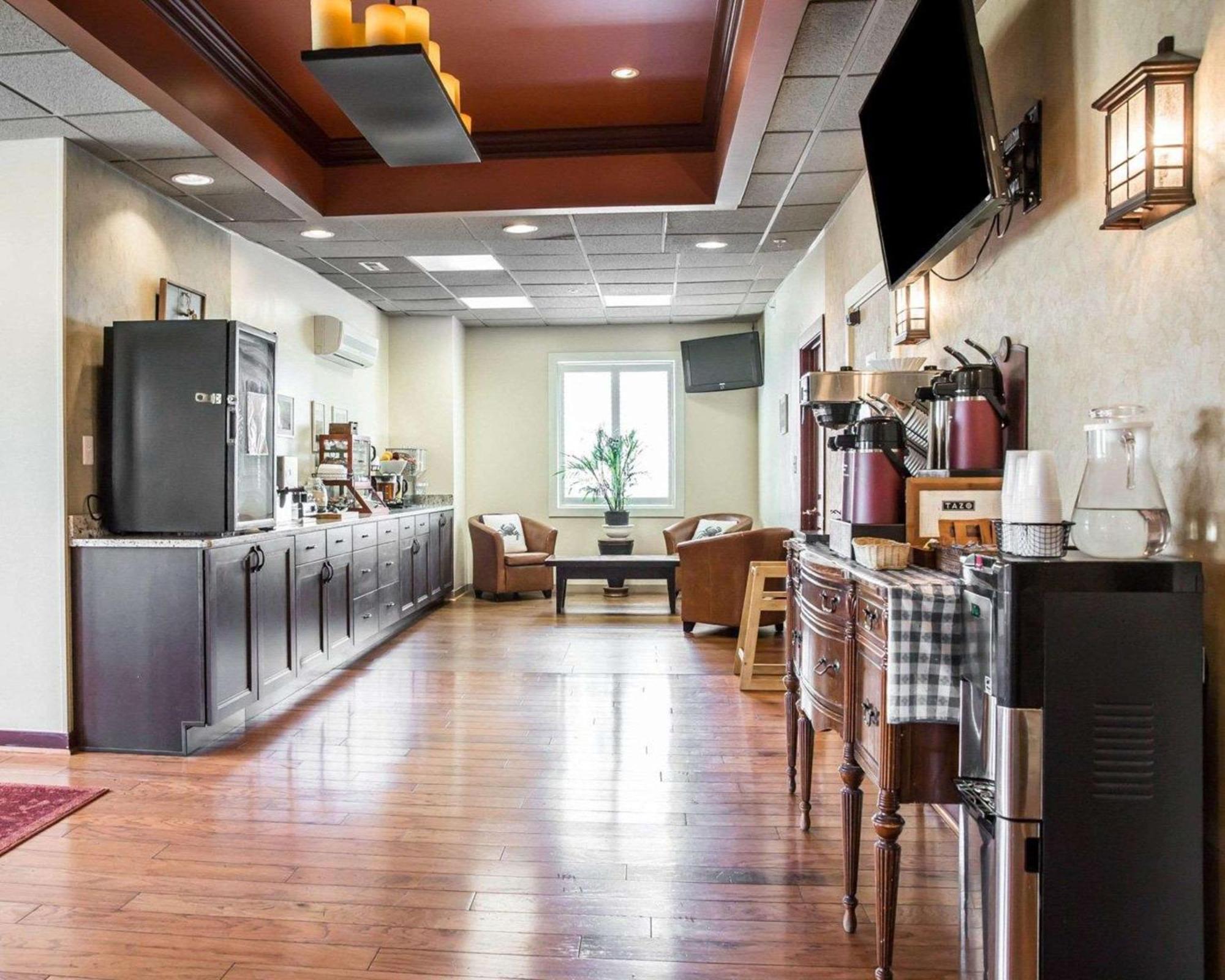 Island Inn & Suites, Ascend Hotel Collection Piney Point Extérieur photo