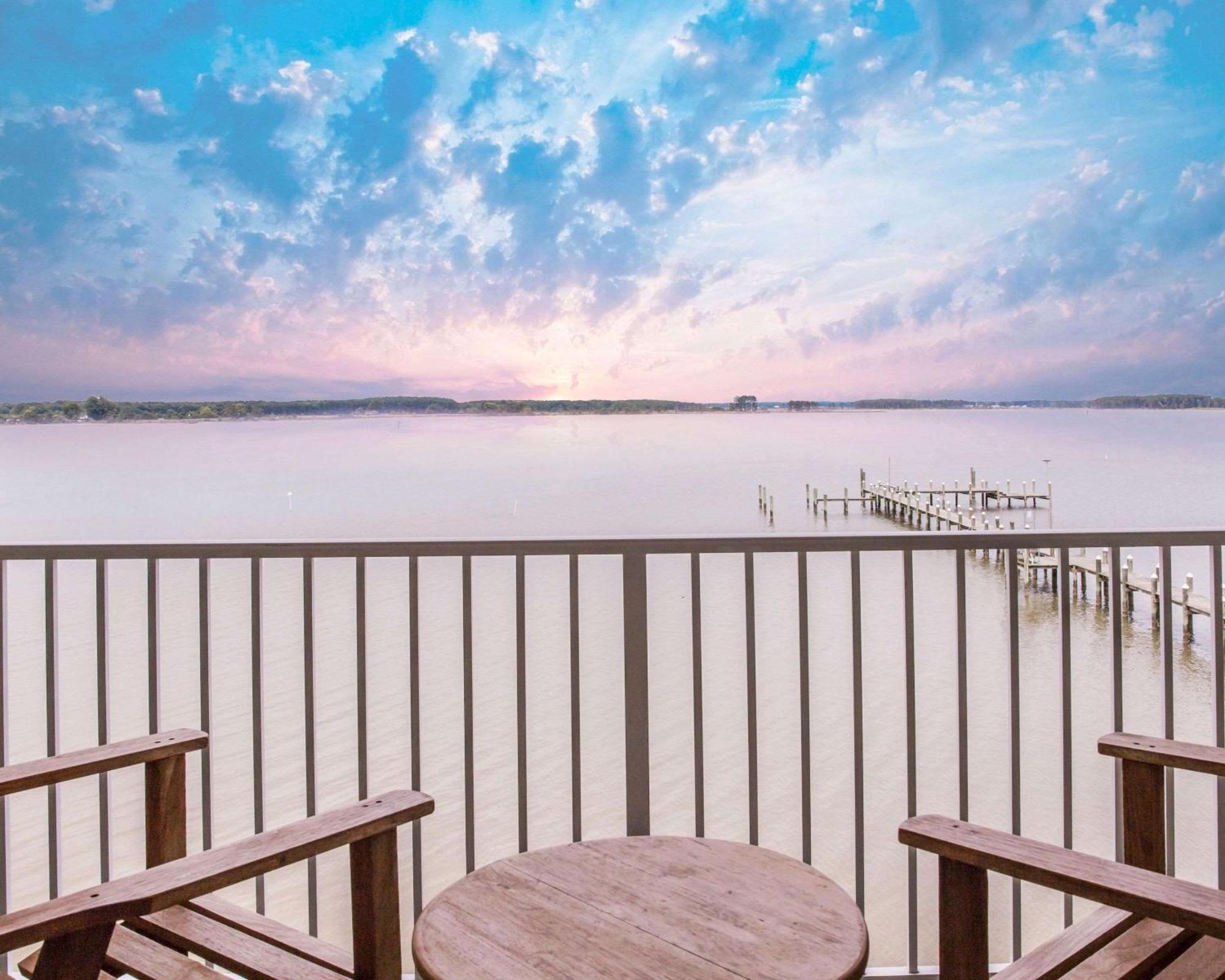 Island Inn & Suites, Ascend Hotel Collection Piney Point Extérieur photo
