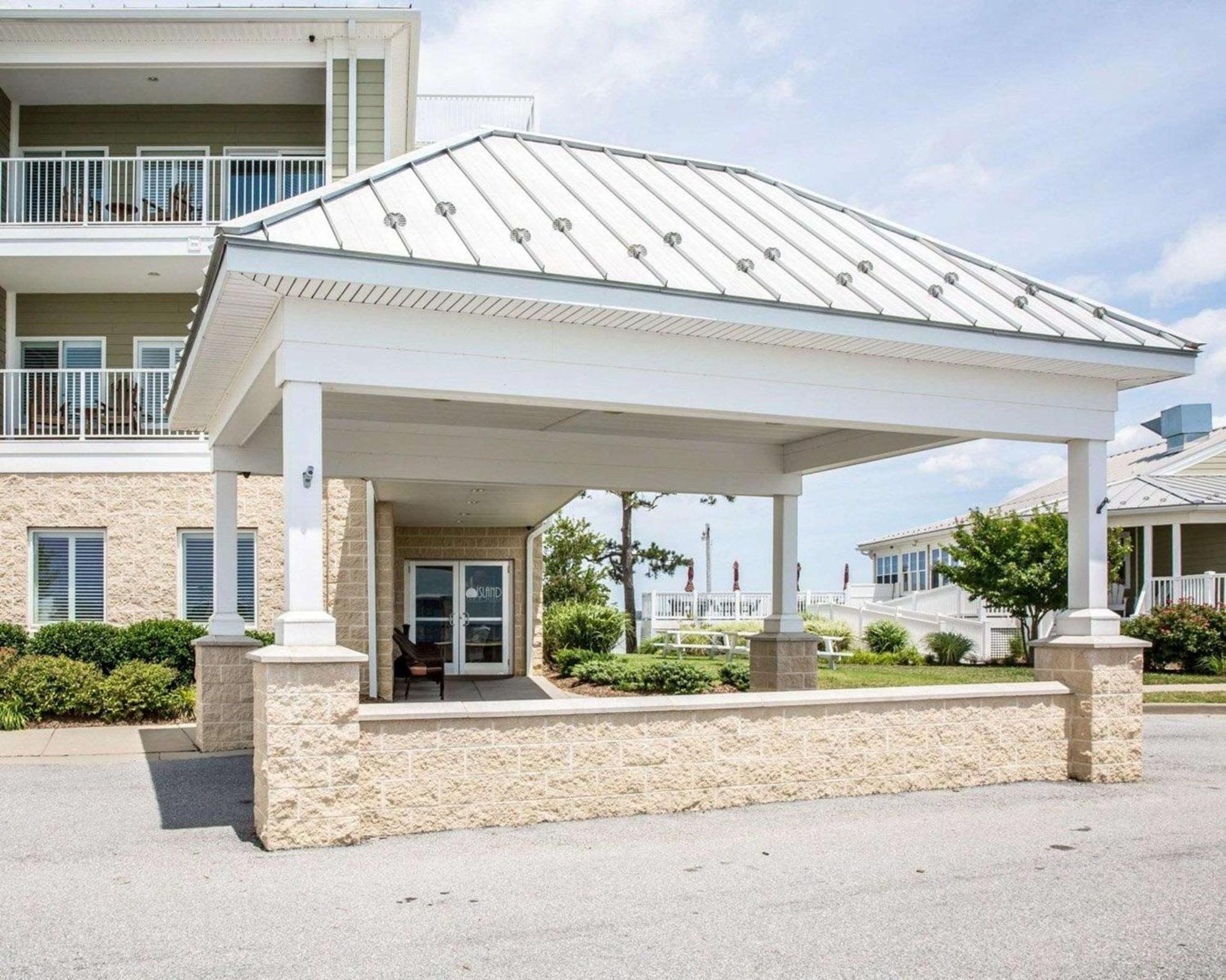 Island Inn & Suites, Ascend Hotel Collection Piney Point Extérieur photo