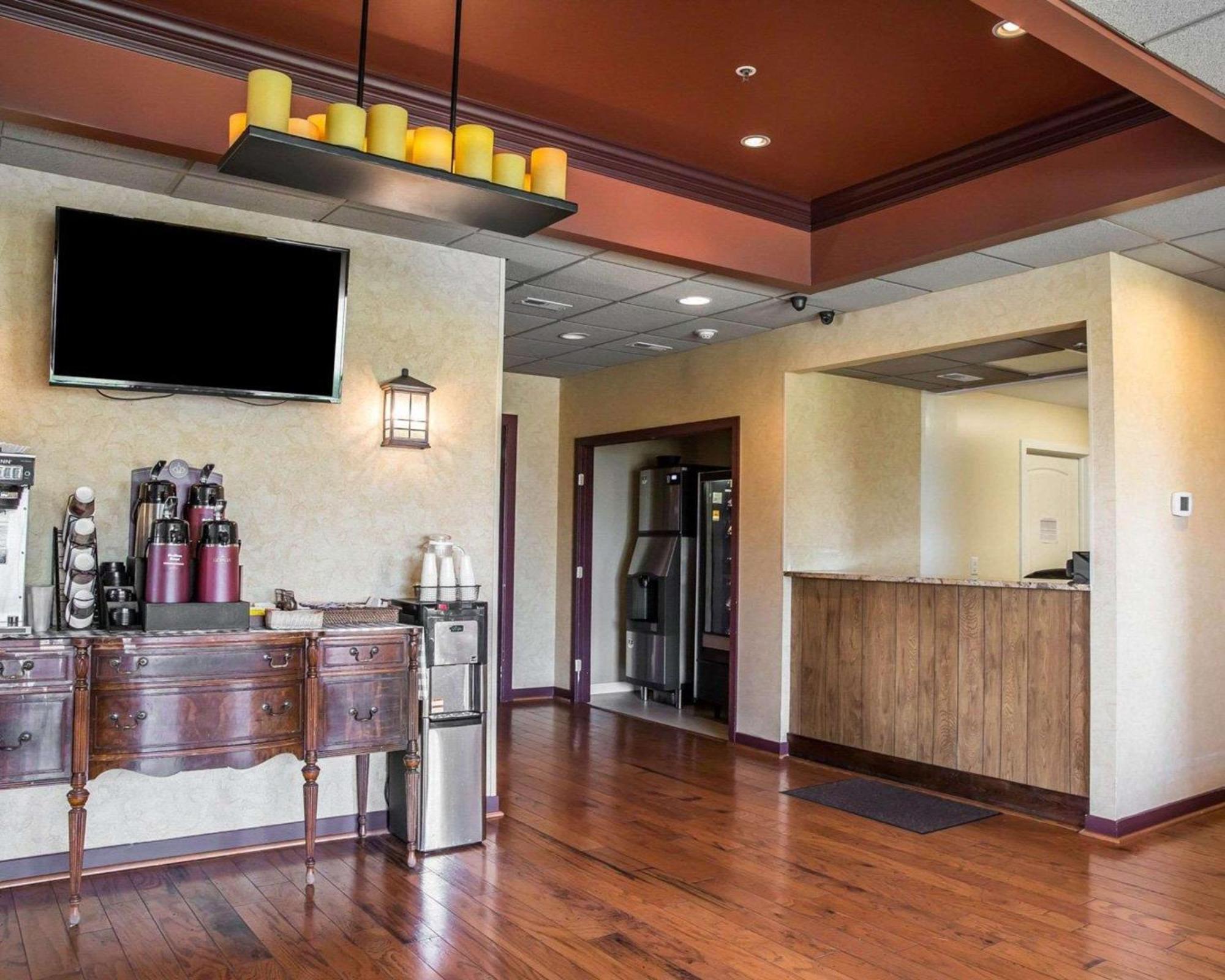 Island Inn & Suites, Ascend Hotel Collection Piney Point Extérieur photo