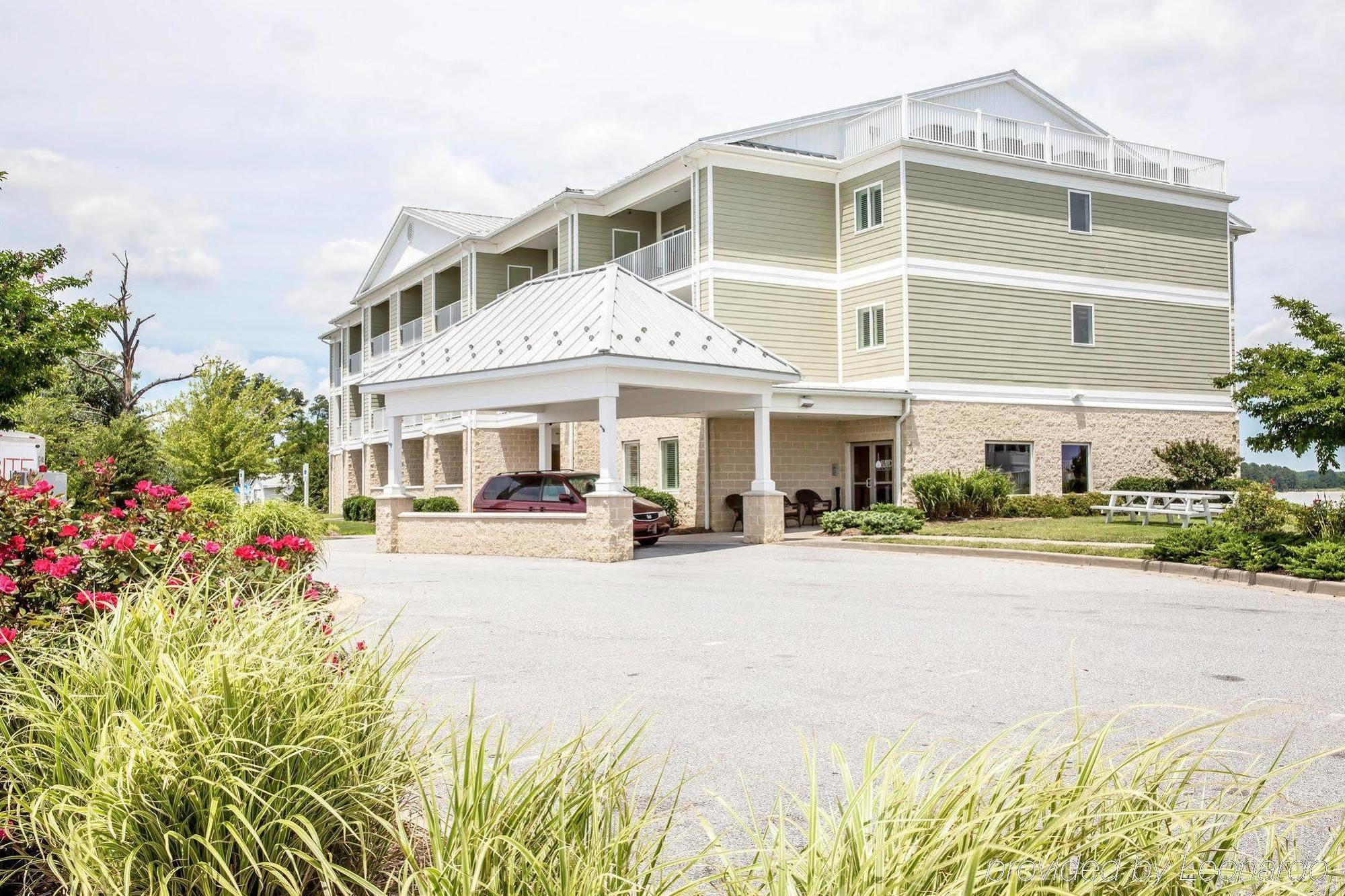 Island Inn & Suites, Ascend Hotel Collection Piney Point Extérieur photo