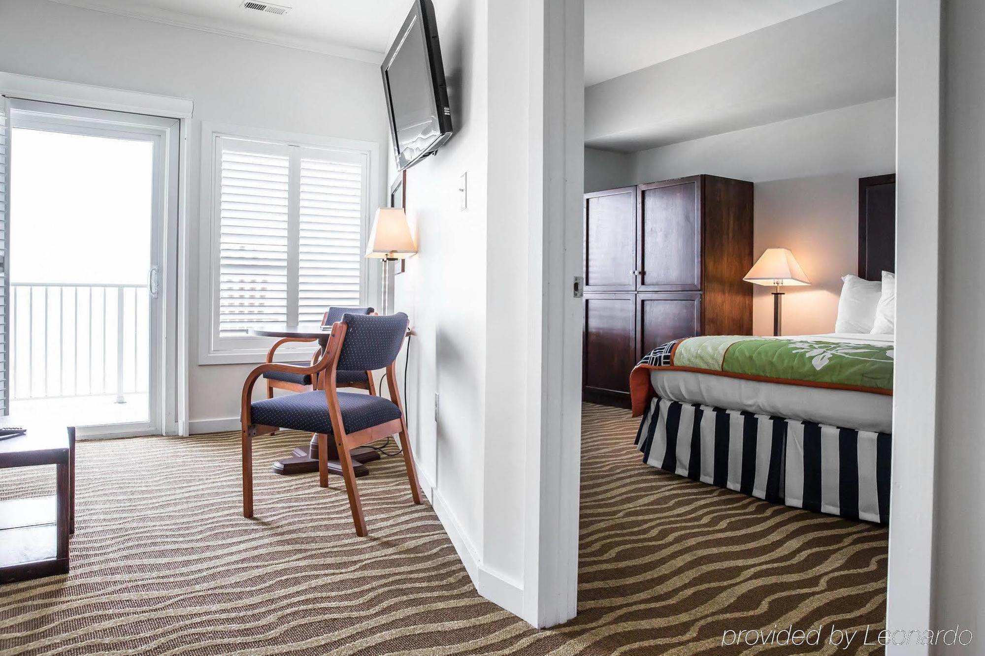 Island Inn & Suites, Ascend Hotel Collection Piney Point Extérieur photo