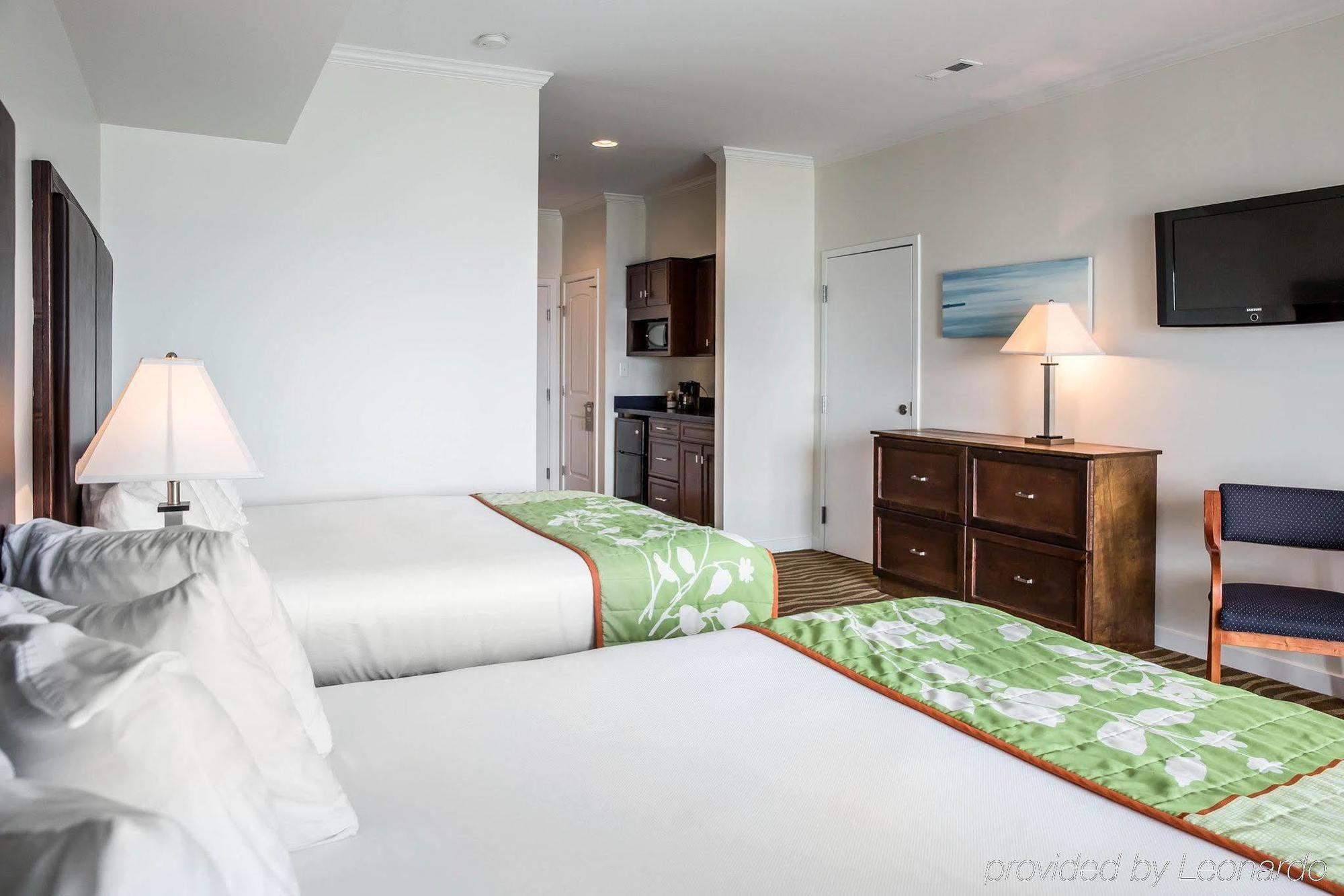 Island Inn & Suites, Ascend Hotel Collection Piney Point Extérieur photo