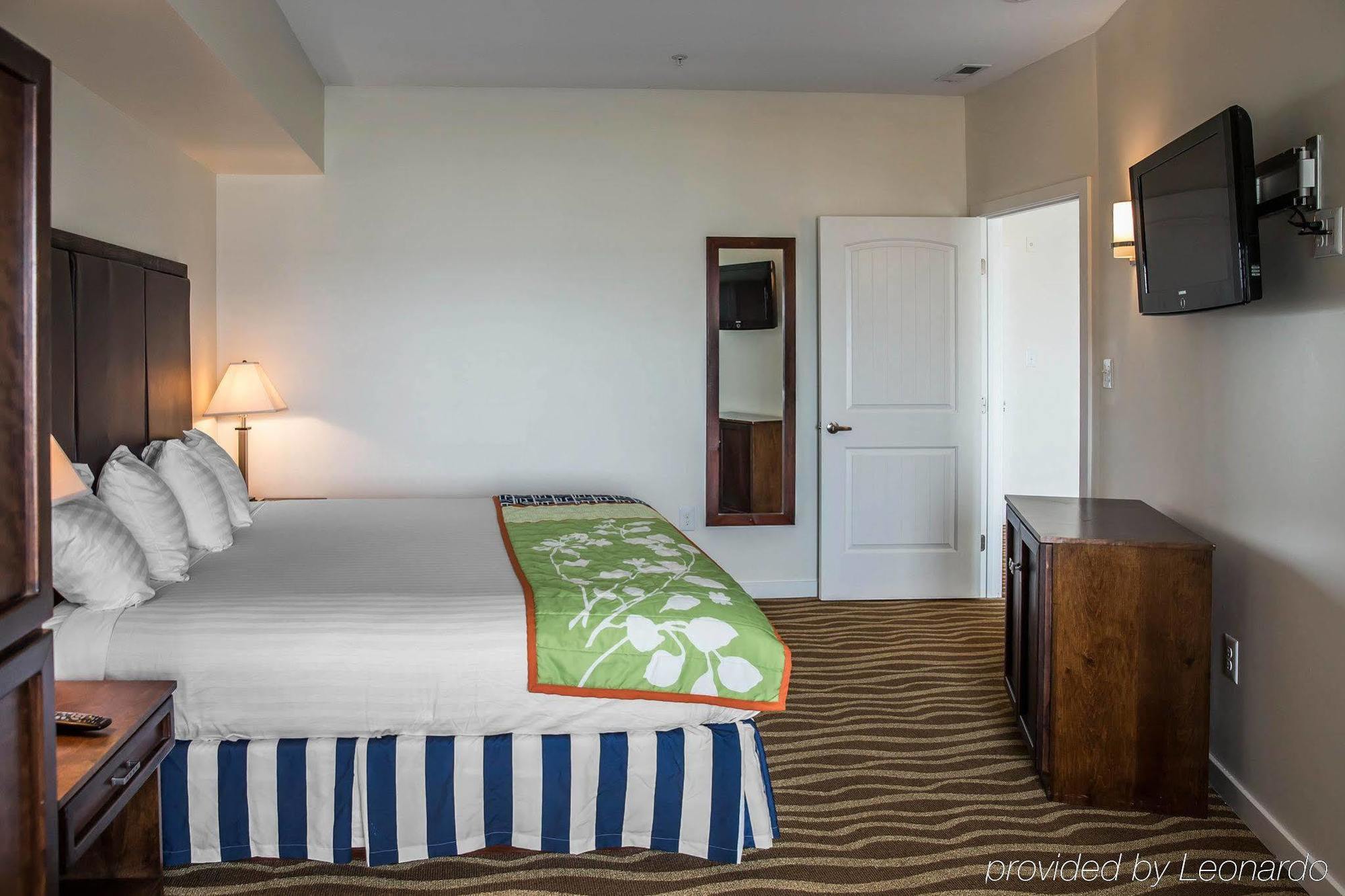 Island Inn & Suites, Ascend Hotel Collection Piney Point Extérieur photo